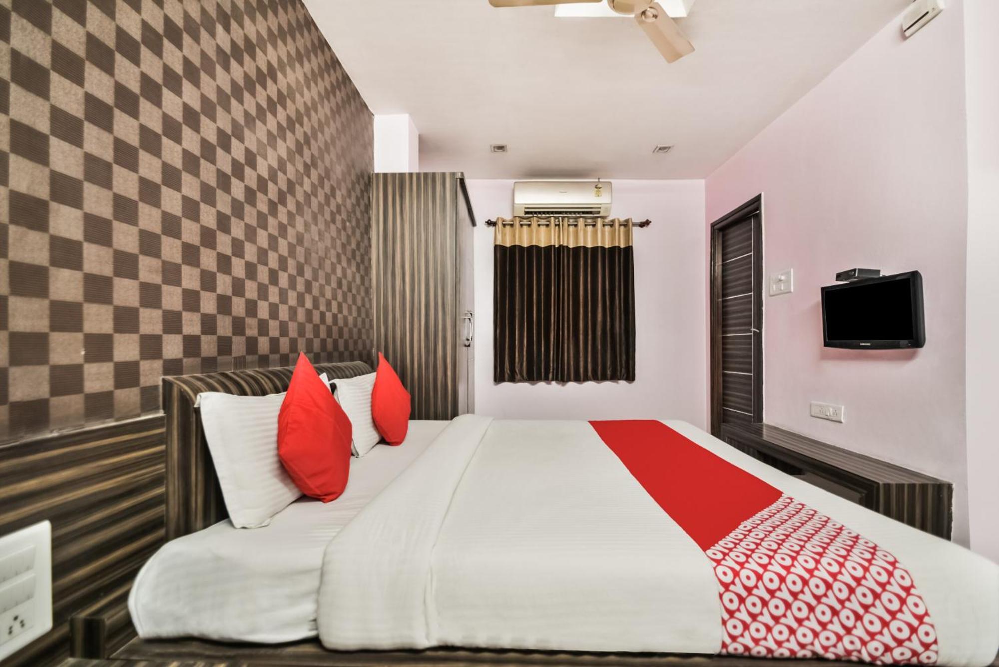 Oyo Hotel Ajanta Hamirgarh Zewnętrze zdjęcie